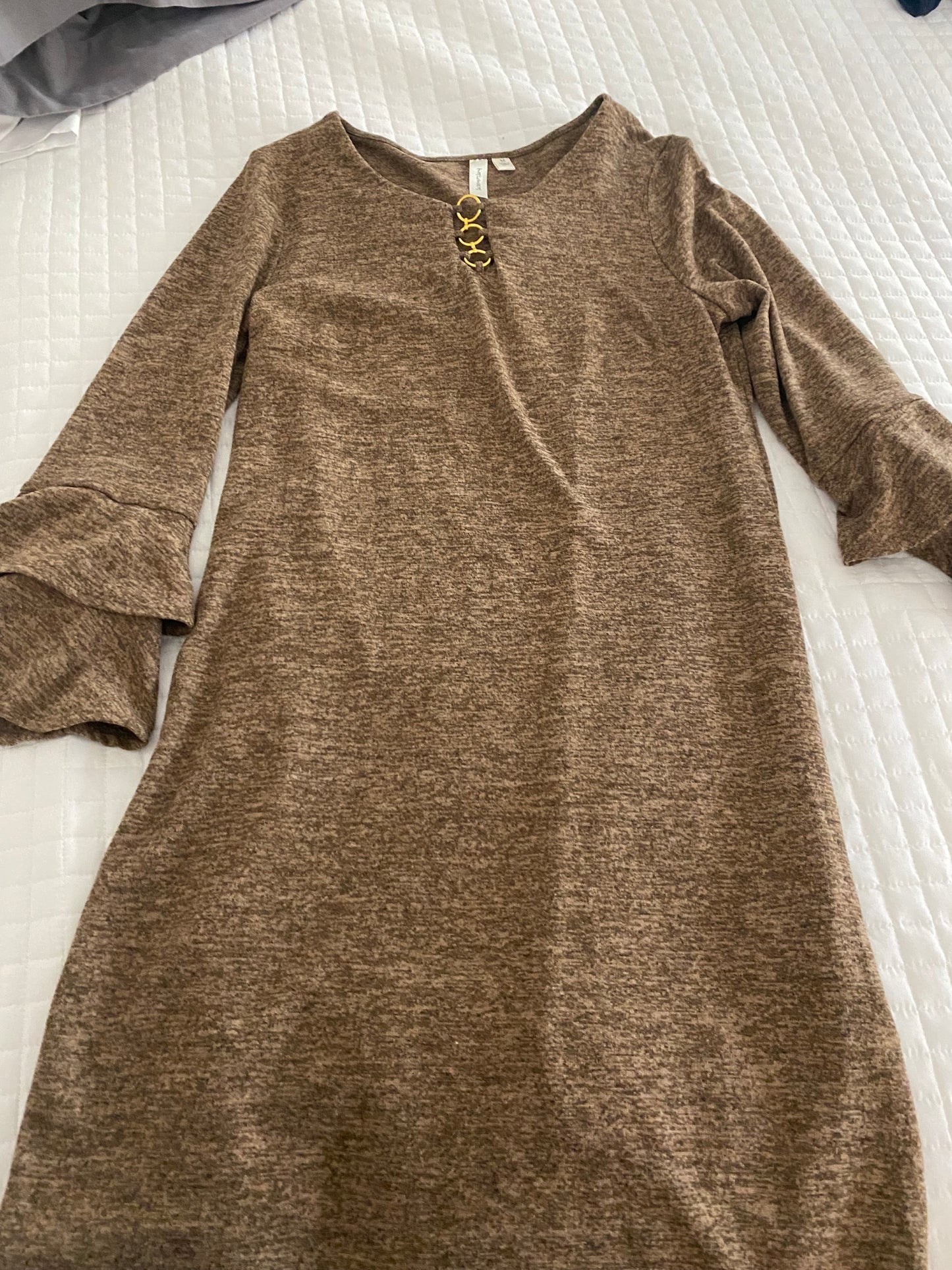 From smoke and pet free New - size Medium