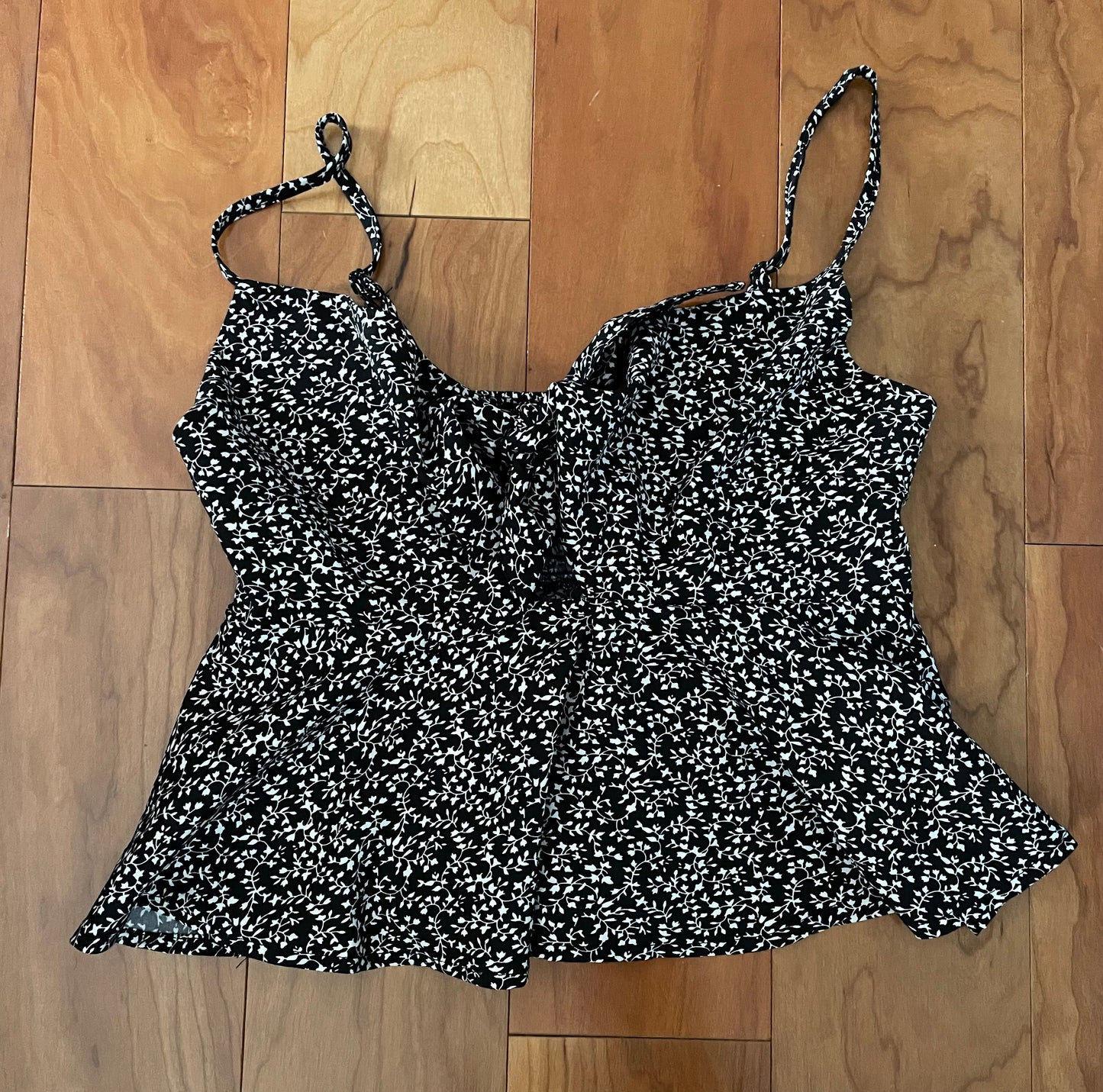 Black top White print tie front - size Small