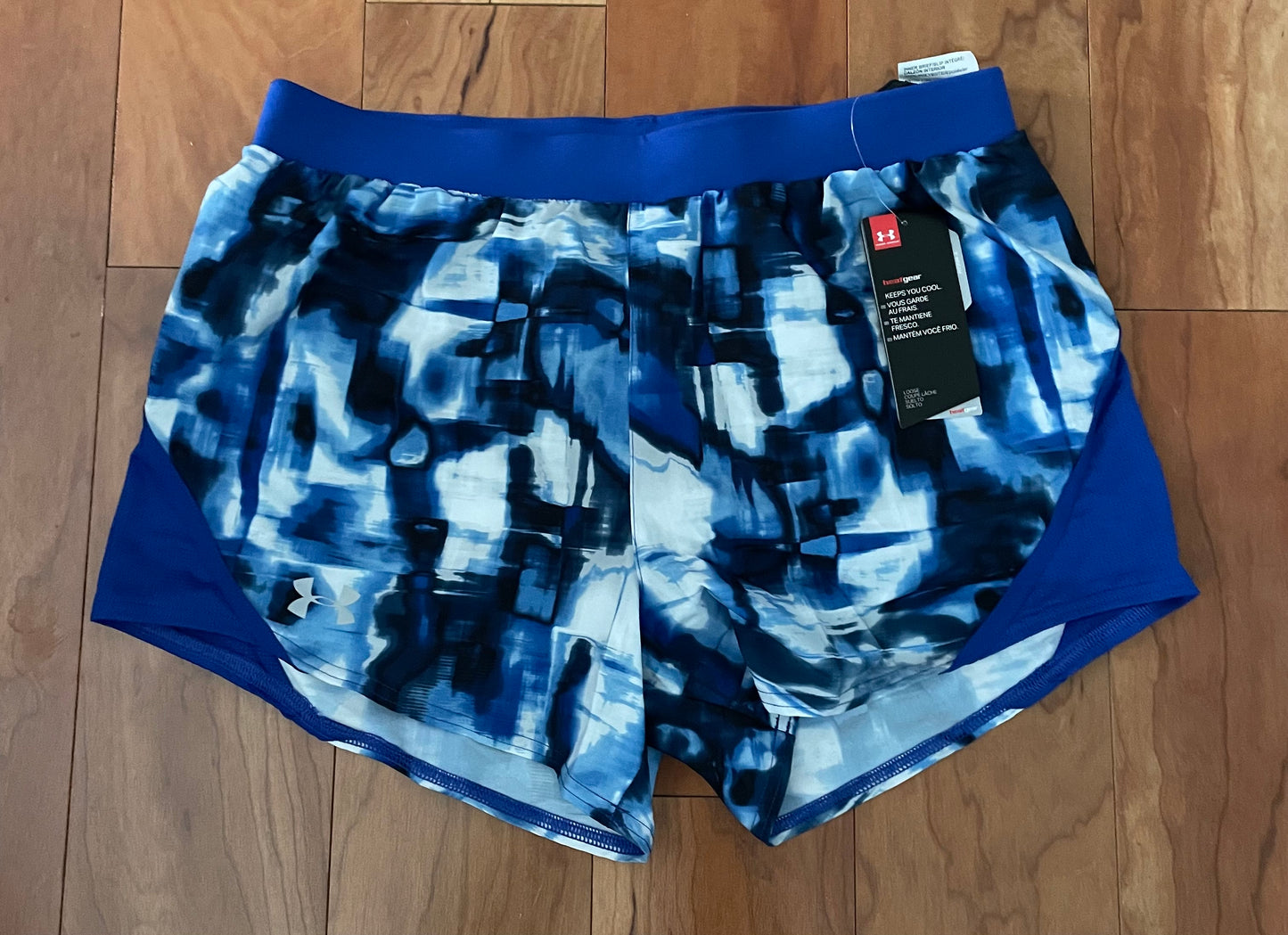 Under Armour Shorts Blue print lined shorts - size Medium