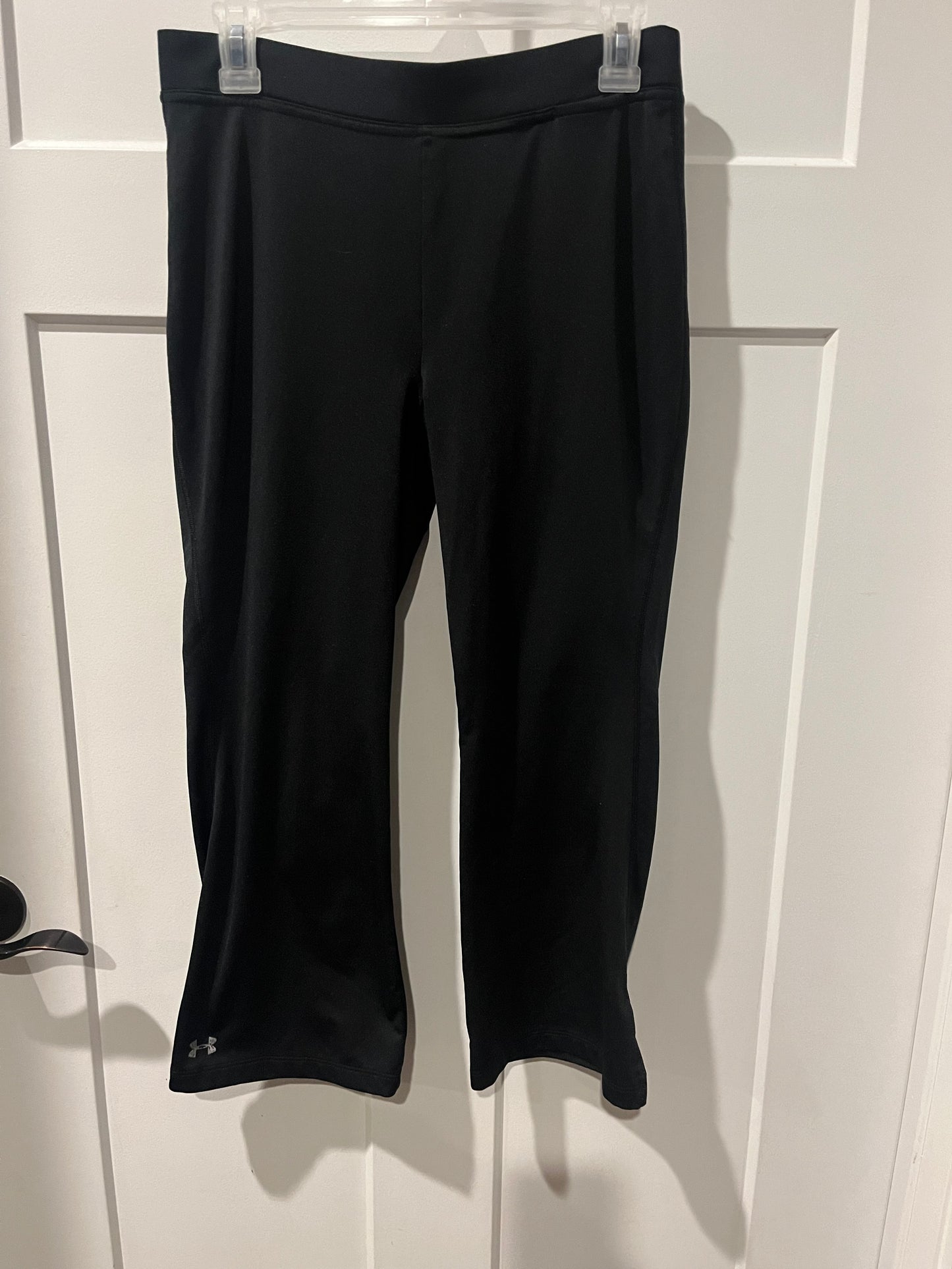 Under Armour black capri - size Large