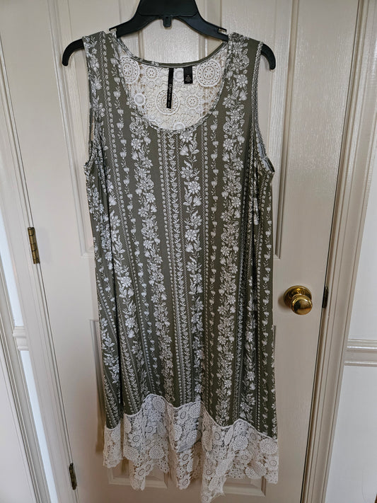 Skye's the Limit (brand) Maxi dress w/lace trim - size X-Large