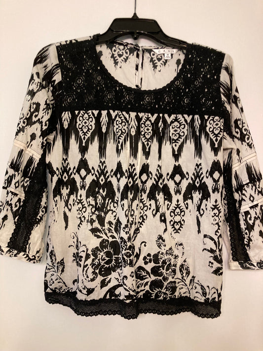 Cabi cream and black top Lace accents on - size Medium