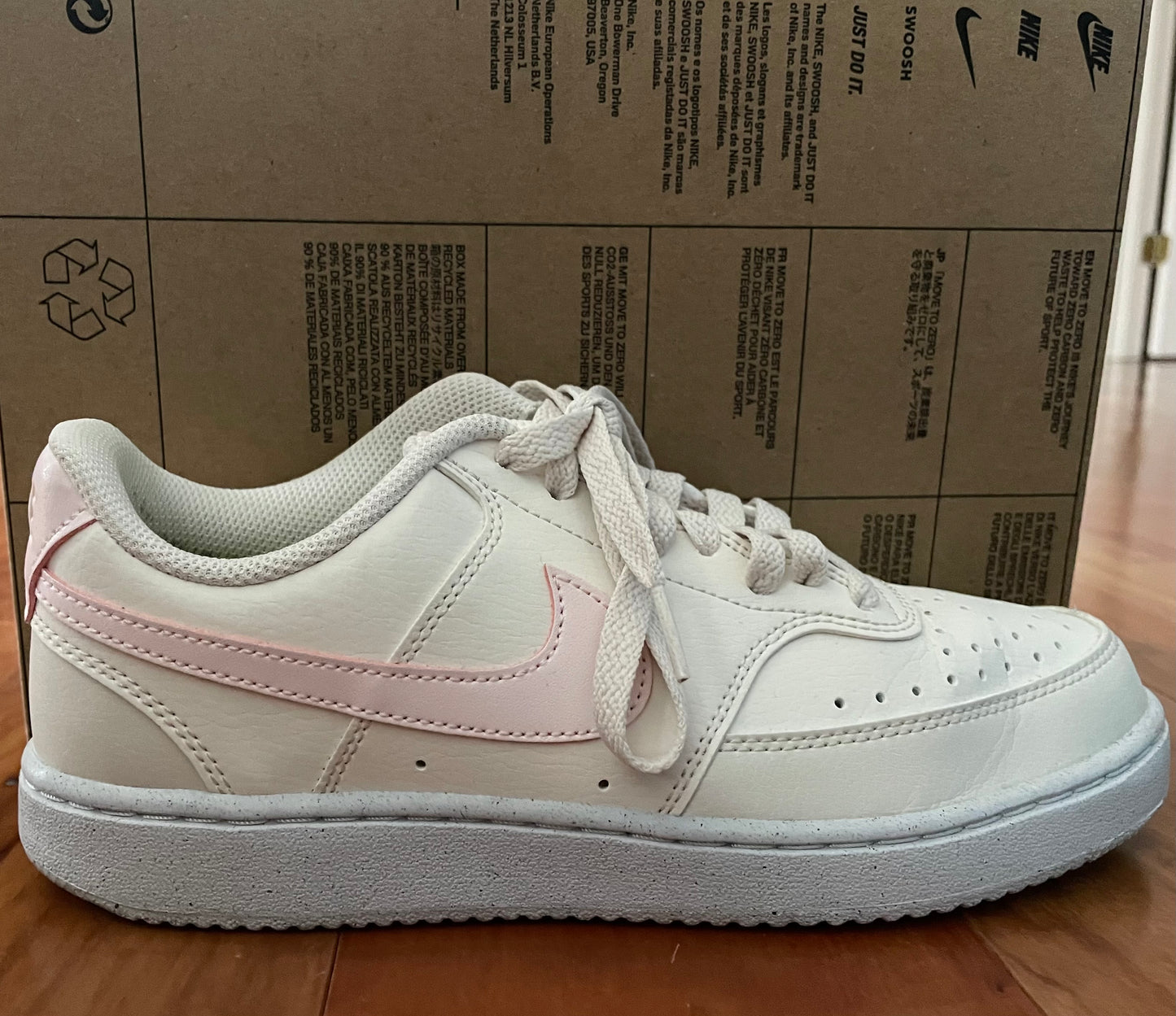 Nike Court Vision Lo  - size 8