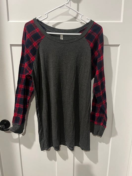 Magie fit grey shirt plaid sleeves - size X-Large
