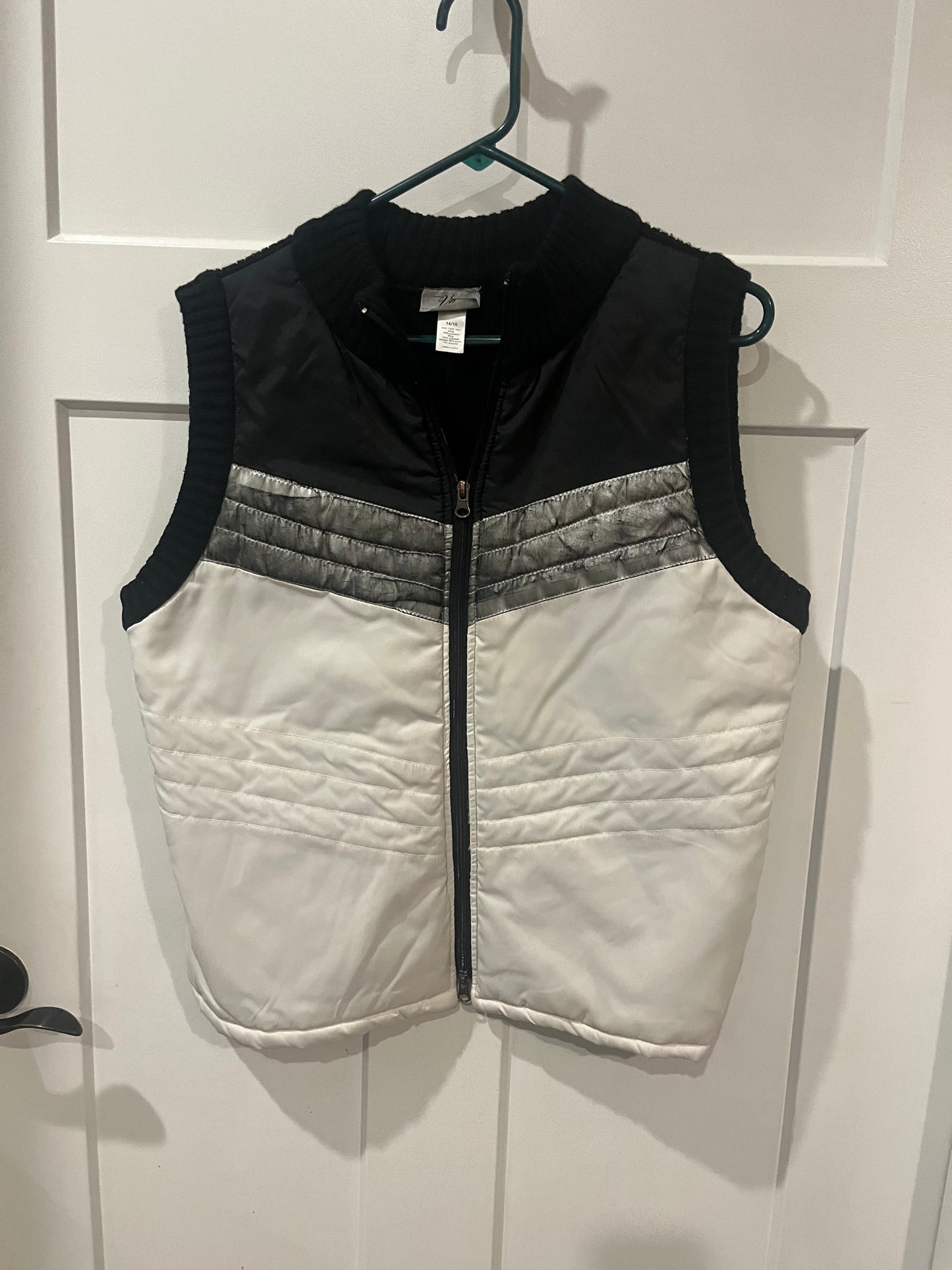 V Sport black,silver,white vest - size 14