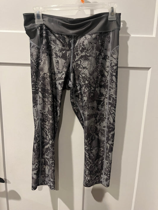 Under Armour grey abstract leggings - size Medium